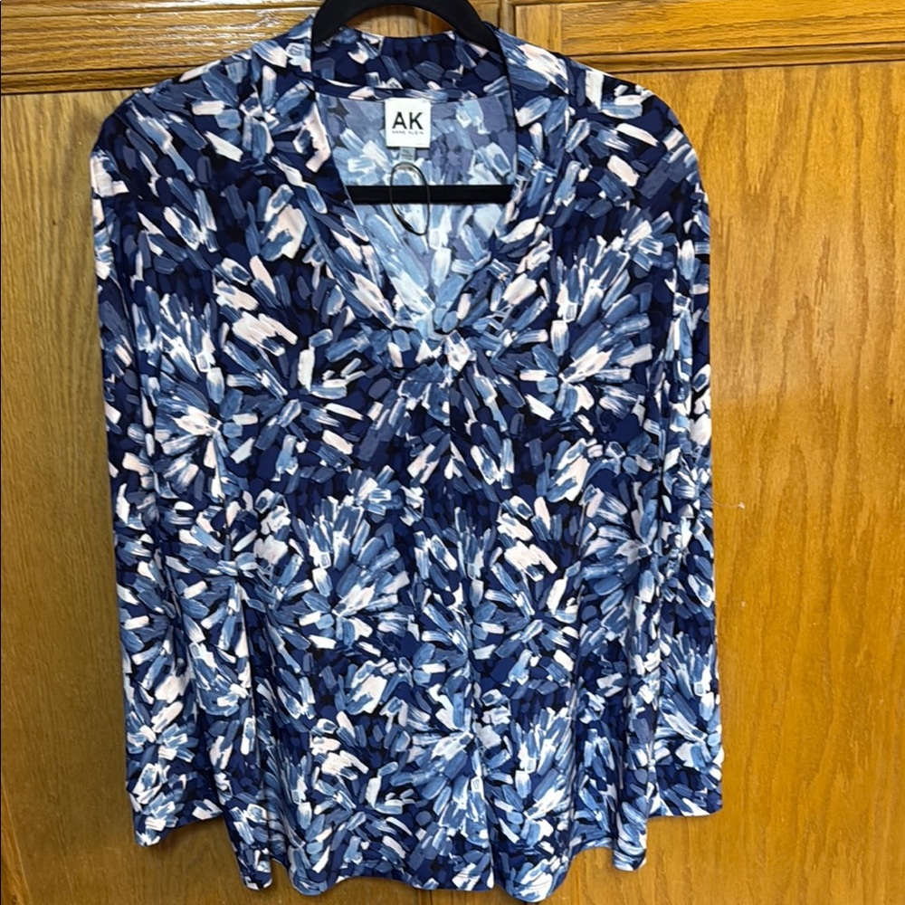 Anne Klein Blue and White Relaxed Long Sleeve Blouse